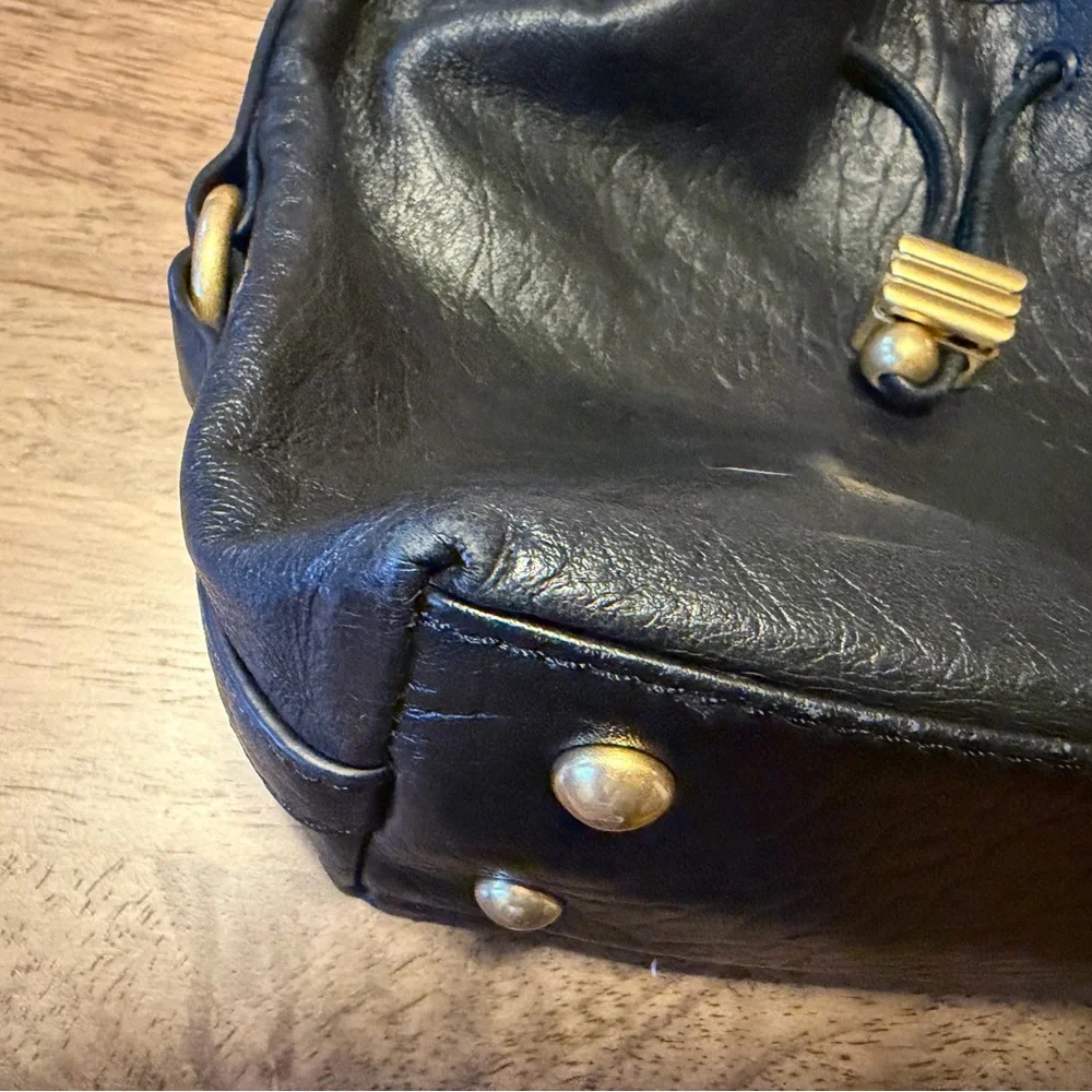 Vince Camuto Pippa Leather bucket bag - Picture 6 of 8